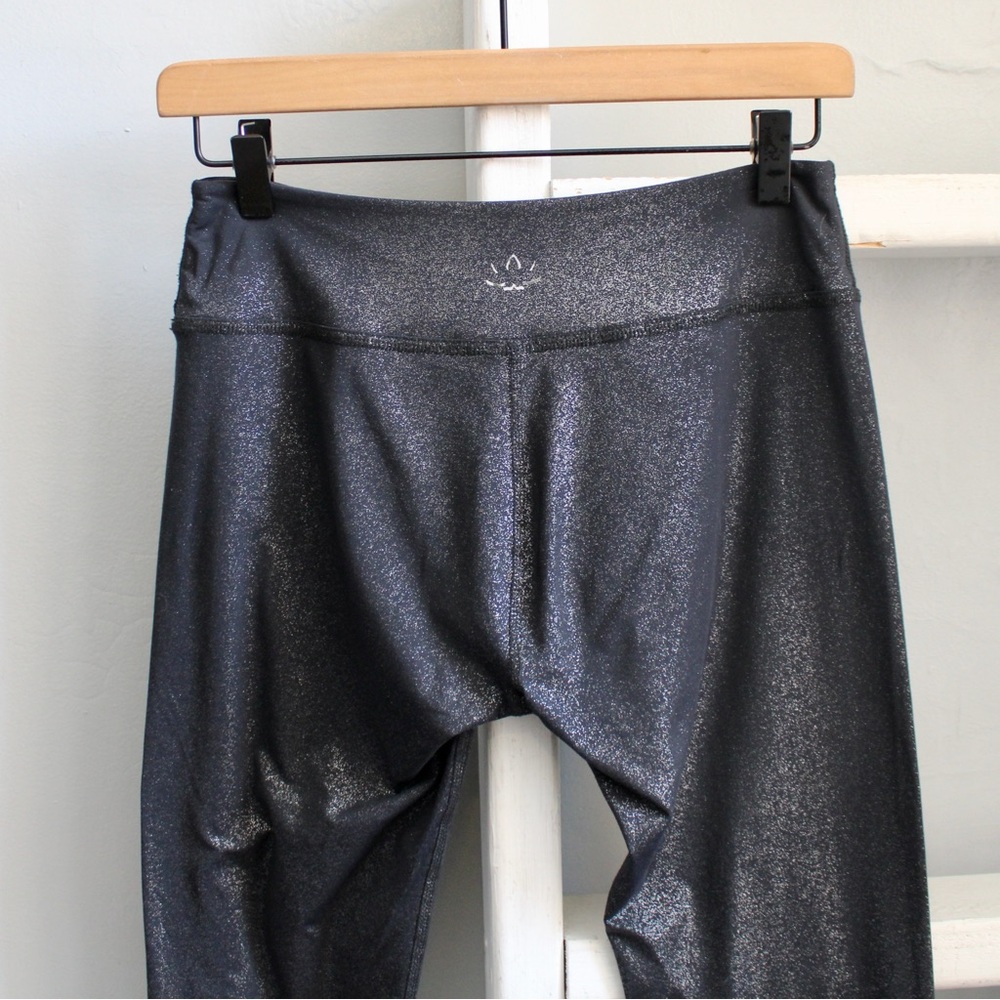 Beyond Yoga Shimmer Essential Black Foil Leggings Size Medium - Picture 6 of 11